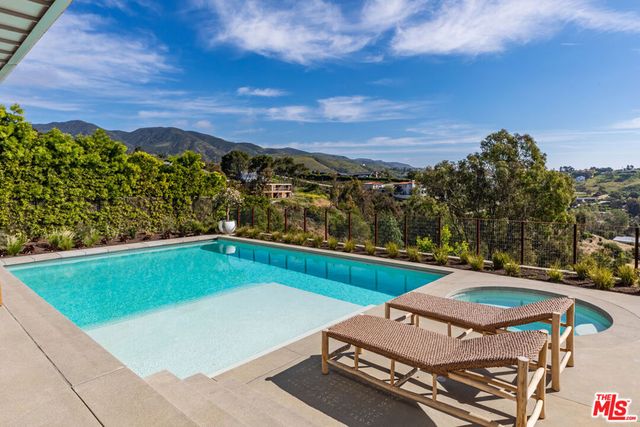 5932 Busch Drive, Malibu, CA 90265