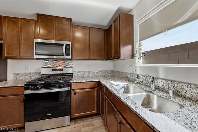 6921 Noche Calida Street, North Las Vegas, NV 89086