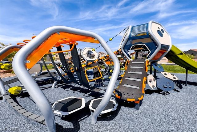 6921 Noche Calida Street, North Las Vegas, NV 89086