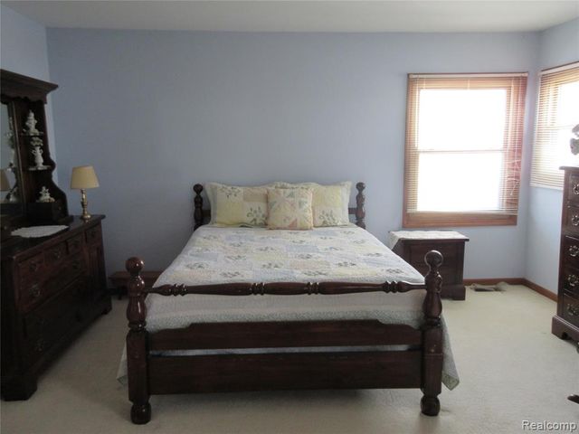 4660 Royal Cove Drive 5, Utica, MI 48316