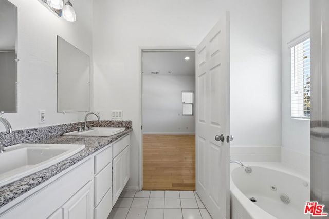 20300 Vanowen Street 41, Winnetka, CA 91306