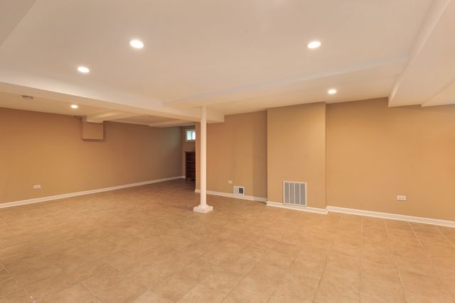 651 Brier Street, Kenilworth, IL 60043