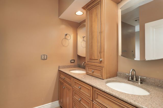 651 Brier Street, Kenilworth, IL 60043