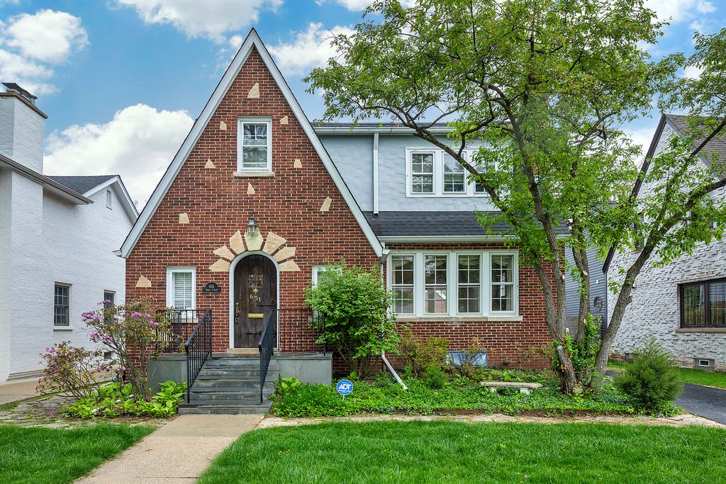 651 Brier Street, Kenilworth, IL 60043