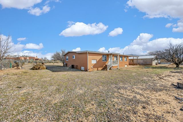 255 Calle De Blas, Corrales, NM 87048