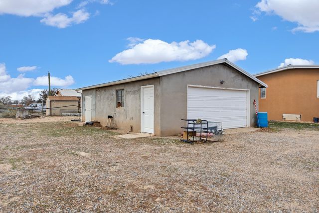 255 Calle De Blas, Corrales, NM 87048