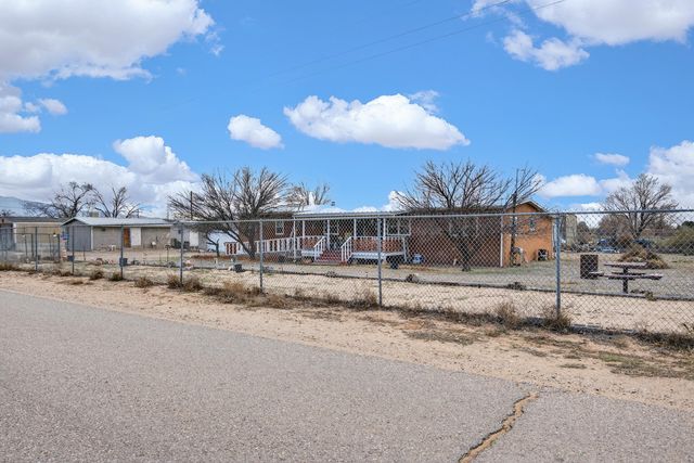 255 Calle De Blas, Corrales, NM 87048
