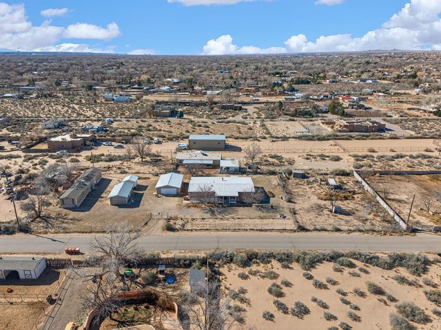 255 Calle De Blas, Corrales, NM 87048