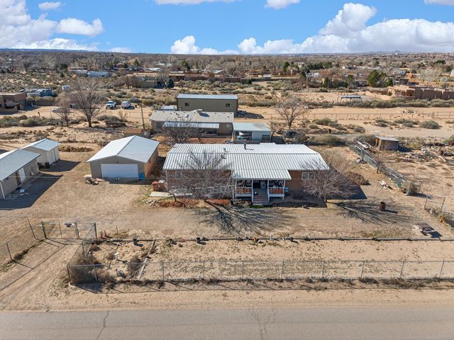 255 Calle De Blas, Corrales, NM 87048
