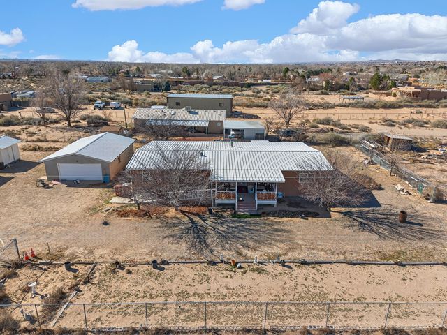 255 Calle De Blas, Corrales, NM 87048