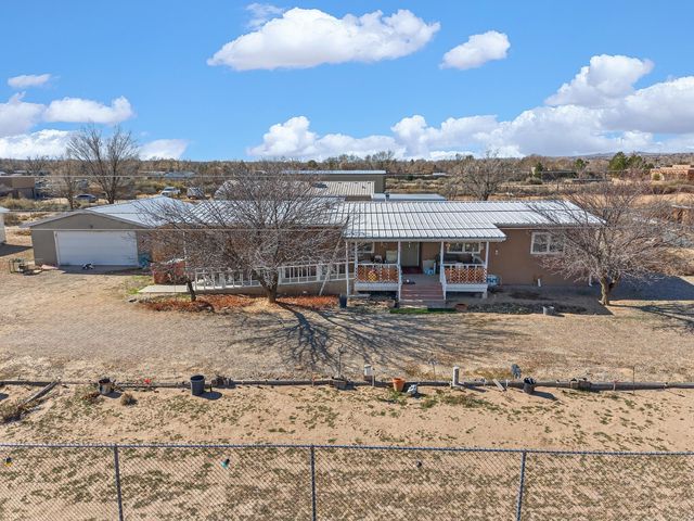 255 Calle De Blas, Corrales, NM 87048