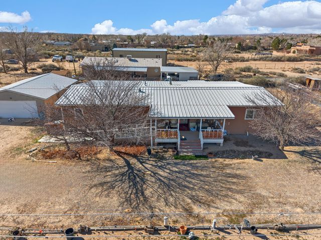 255 Calle De Blas, Corrales, NM 87048