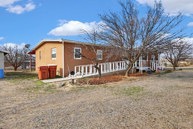 255 Calle De Blas, Corrales, NM 87048