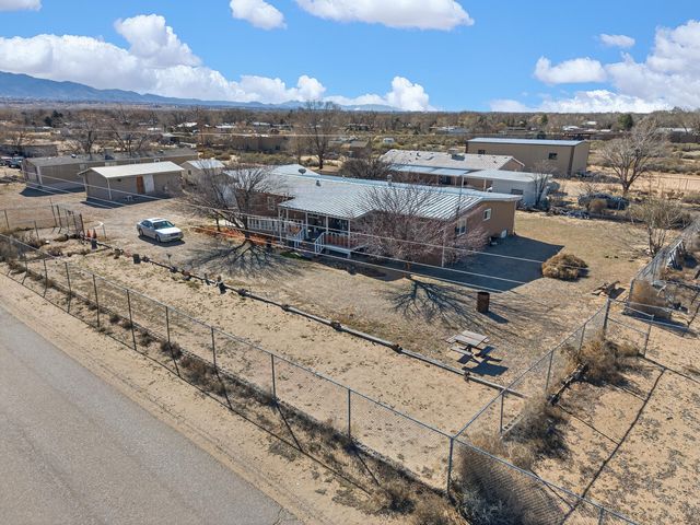 255 Calle De Blas, Corrales, NM 87048