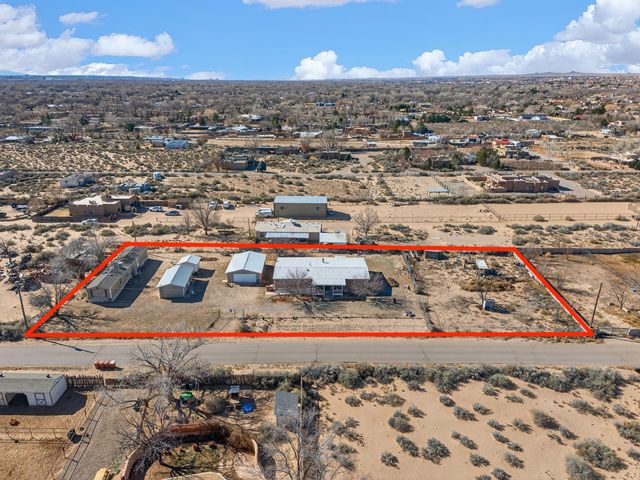 255 Calle De Blas, Corrales, NM 87048