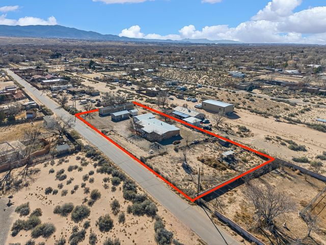 255 Calle De Blas, Corrales, NM 87048