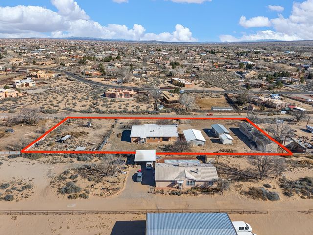 255 Calle De Blas, Corrales, NM 87048