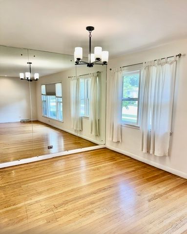 617 Lavergne Avenue, Wilmette, IL 60091