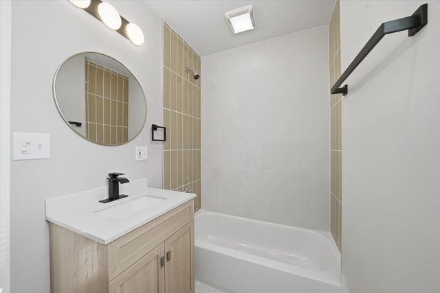 5350 S Honore Street, Chicago, IL 60609