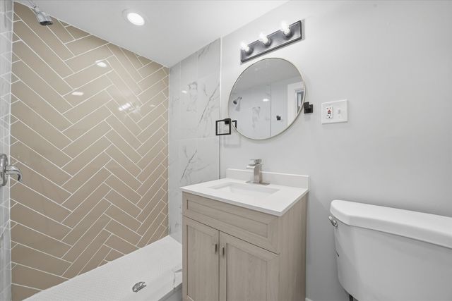 5350 S Honore Street, Chicago, IL 60609