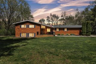 11273 9 Mile Road, Green Oak Twp, MI 48178