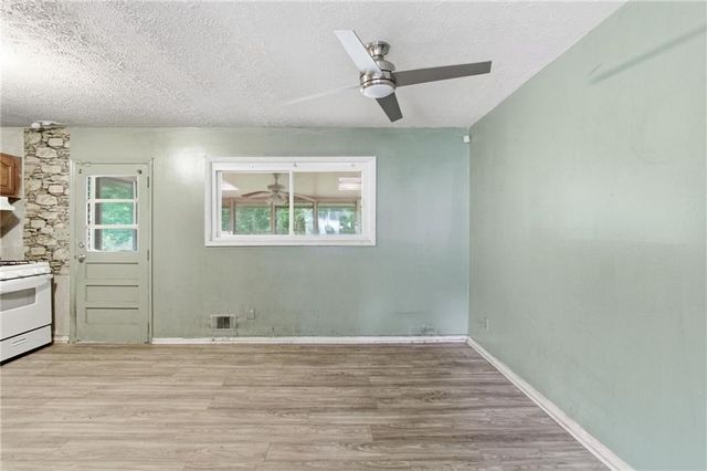 5957 Baywood Lane, Riverdale, GA 30296