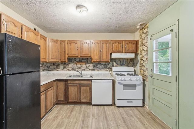 5957 Baywood Lane, Riverdale, GA 30296