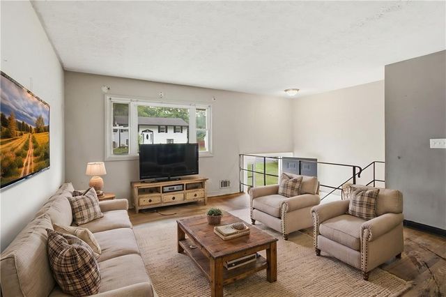 5957 Baywood Lane, Riverdale, GA 30296