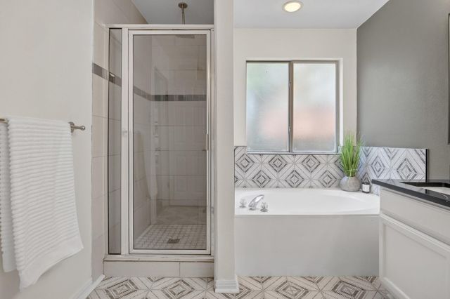 2327 Wright CIR, Round Rock, TX 78664