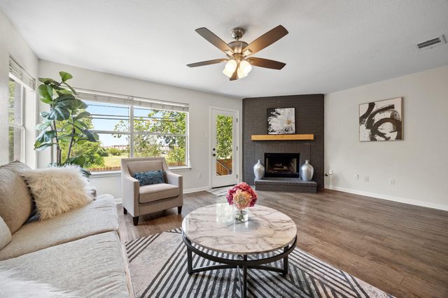 2327 Wright CIR, Round Rock, TX 78664
