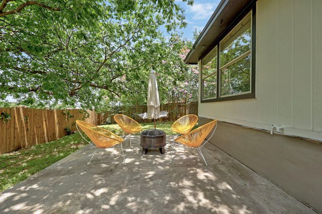 2327 Wright CIR, Round Rock, TX 78664