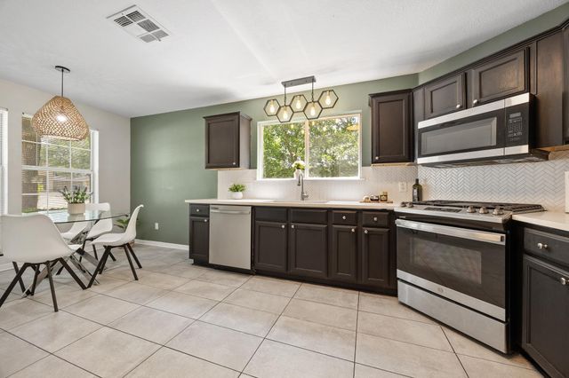 2327 Wright CIR, Round Rock, TX 78664