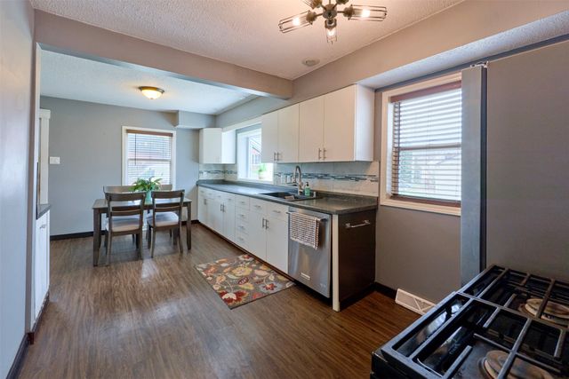 801 Boulder Avenue, Des Moines, IA 50315