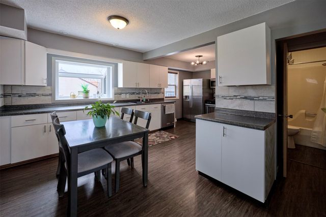 801 Boulder Avenue, Des Moines, IA 50315