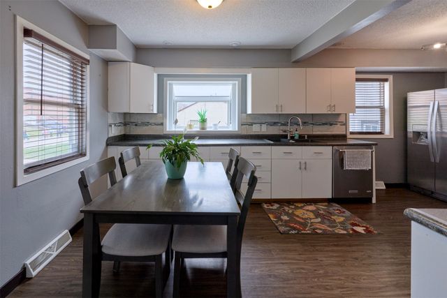 801 Boulder Avenue, Des Moines, IA 50315