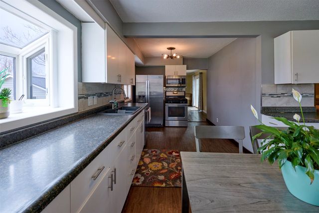 801 Boulder Avenue, Des Moines, IA 50315