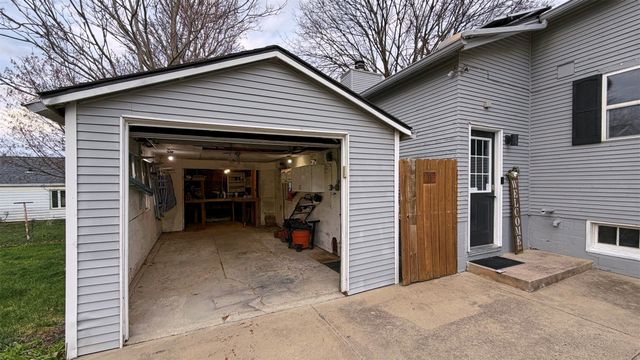 801 Boulder Avenue, Des Moines, IA 50315