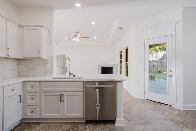 6902 Grace Village Drive, Alexander, AR 72002