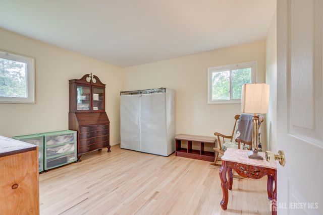 72 Stephenville Parkway, Edison, NJ 08820