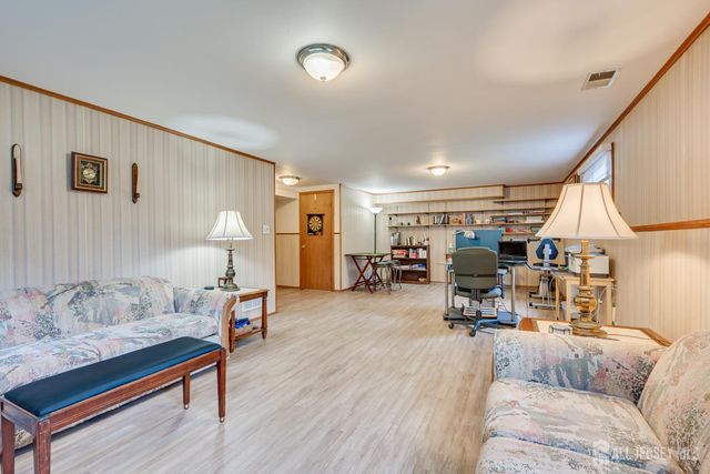 72 Stephenville Parkway, Edison, NJ 08820