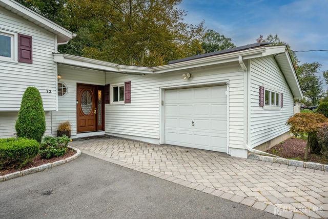72 Stephenville Parkway, Edison, NJ 08820