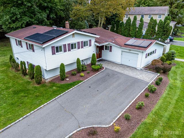72 Stephenville Parkway, Edison, NJ 08820