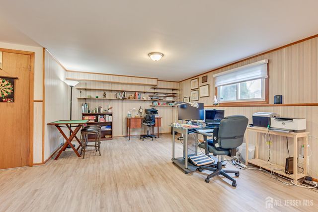 72 Stephenville Parkway, Edison, NJ 08820