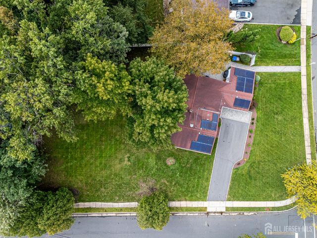 72 Stephenville Parkway, Edison, NJ 08820