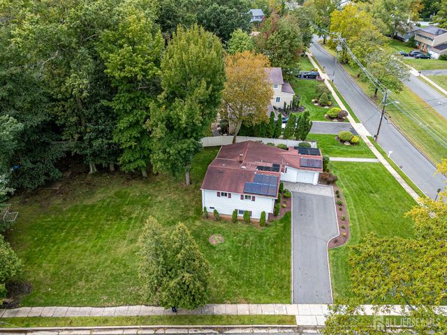 72 Stephenville Parkway, Edison, NJ 08820