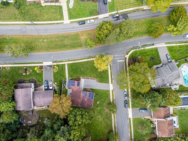 72 Stephenville Parkway, Edison, NJ 08820