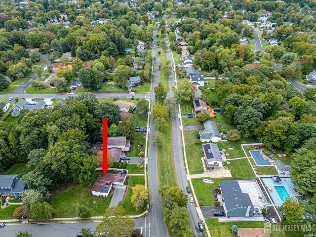 72 Stephenville Parkway, Edison, NJ 08820