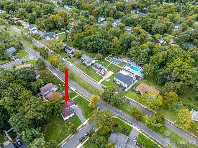 72 Stephenville Parkway, Edison, NJ 08820