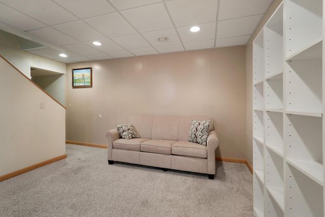 98 Australian Avenue, Little Canada, MN 55117