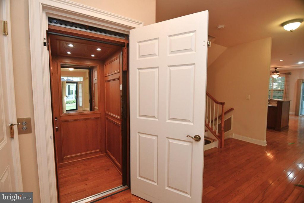 Image 12 of property listing at 209 SAINT JAMES DR, Langhorne, PA 19047